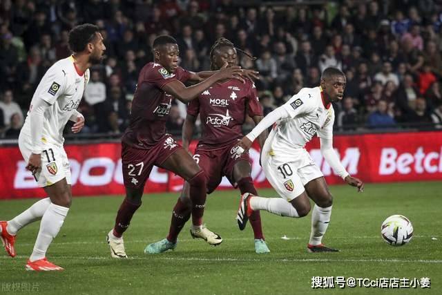 意甲-索尔巴肯处子球 罗马1-0维罗纳杀入前3